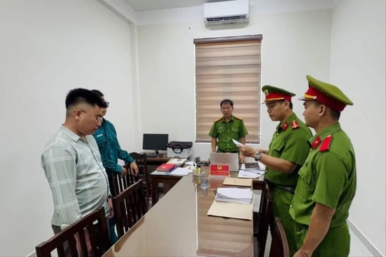 Khởi tố hai đối tượng tham ô tài sản