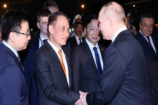 Tổng thống Liên bang Nga Vladimir Putin kết thúc tốt đẹp chuyến thăm cấp Nhà nước tới Việt Nam