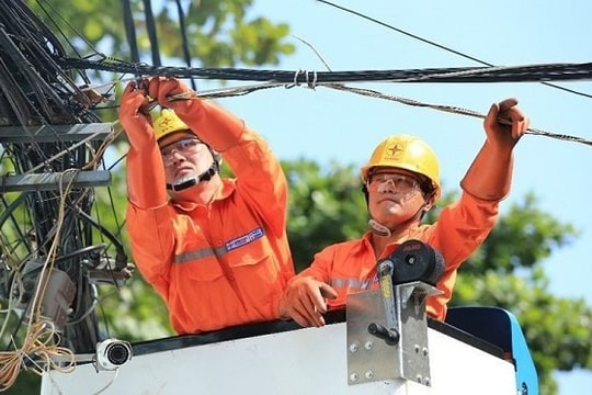 Nắng nóng gay gắt khiến tiêu thụ điện lập kỷ lục mới