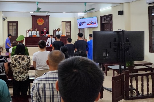 Mang dao, kiếm đi giải quyết mâu thuẫn