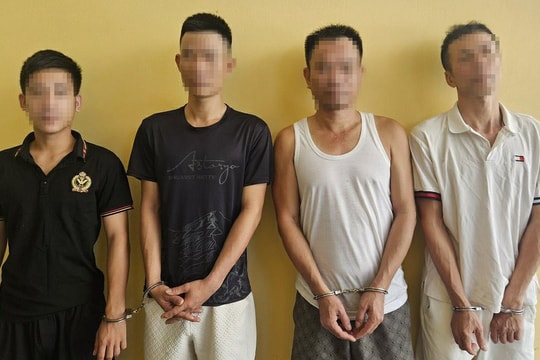 Bắt 4 đối tượng mua bán ma túy có tàng trữ vũ khí nóng