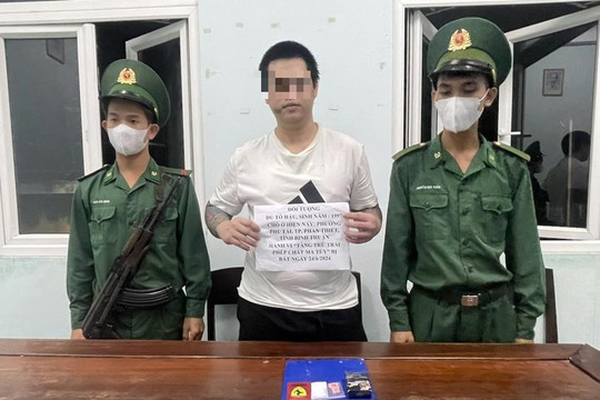 Tung tăng trên đường với ma tuý giấu trong gói thuốc 555