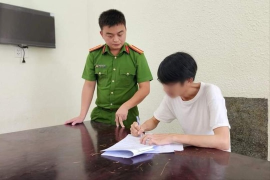 Giám đốc công ty du lịch chiếm đoạt tài sản