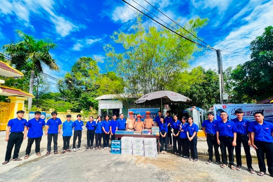 TT-Huế: Lực lượng CSGT hỗ trợ thí sinh thi tốt nghiệp THPT năm 2024