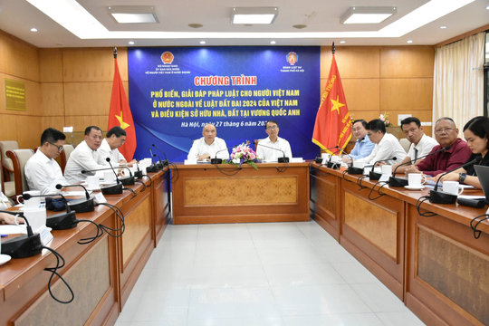 Phổ biến và giải đáp về Luật Đất đai 2024 cho người Việt Nam ở nước ngoài
