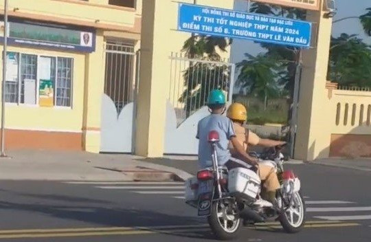 Hỗ trợ kịp thời thí sinh bỏ quên thẻ dự thi sát giờ thi