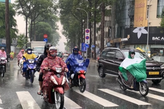 Hôm nay (19/6), Bắc Bộ mưa dông, biển động trên diện rộng