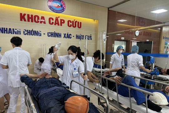 Đình chỉ bếp ăn nhà máy đóng tàu Sông Cấm