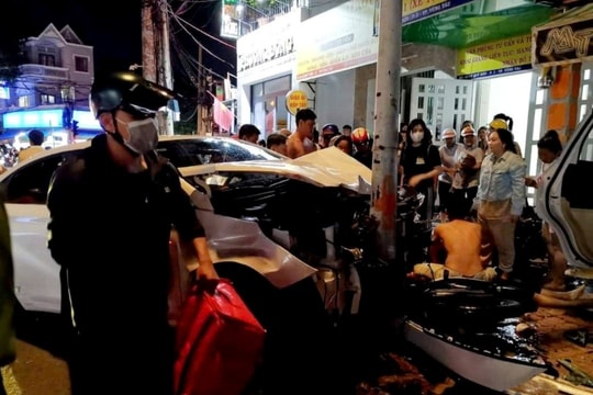 Bà Rịa – Vũng Tàu: Ô tô gây tai nạn liên hoàn khiến 2 người tử vong