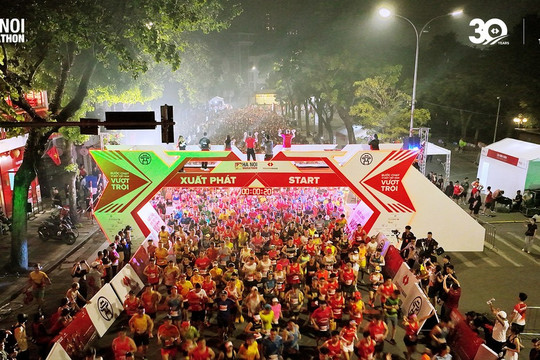 Marathon Quốc tế Hà Nội Techcombank mùa 3 chào mừng 70 năm giải phóng Thủ đô