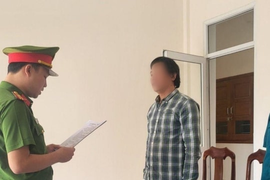 Lừa vay tiền để đánh bạc trên mạng