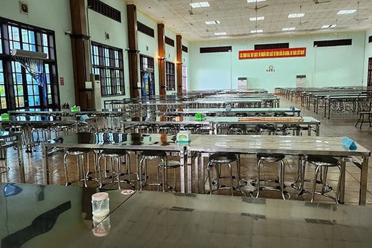 Vụ hơn 100 công nhân nghi ngộ độc thực phẩm: Đình chỉ hoạt động bếp ăn