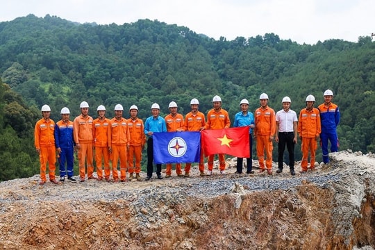 Những người thợ điện Hà Tĩnh trên công trình đường dây 500kV mạch 3