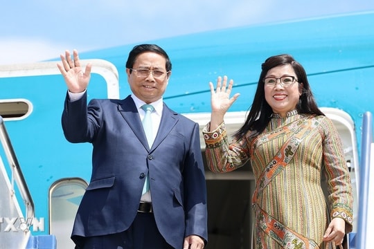 Thủ tướng Phạm Minh Chính và Phu nhân lên đường thăm chính thức Hàn Quốc