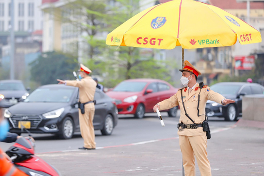 Cảnh sát giao thông được quyền yêu cầu dừng xe khi nào?