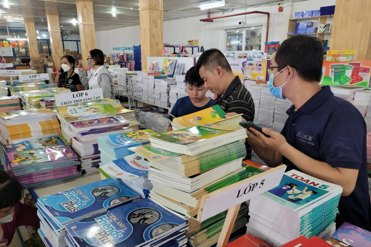 Thành phố Hồ Chí Minh hoàn thành việc chọn sách giáo khoa cho năm học mới