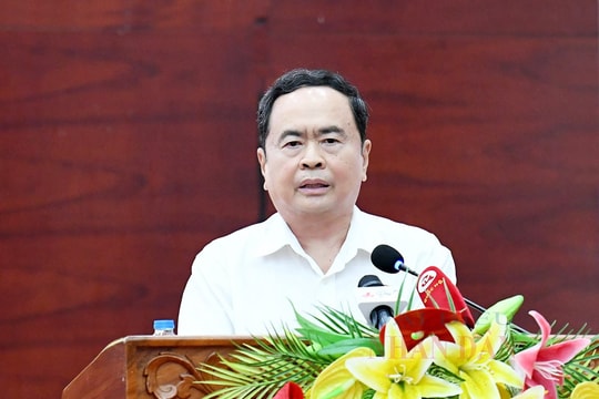 Chủ tịch Quốc hội Trần Thanh Mẫn tiếp xúc cử tri tỉnh Hậu Giang