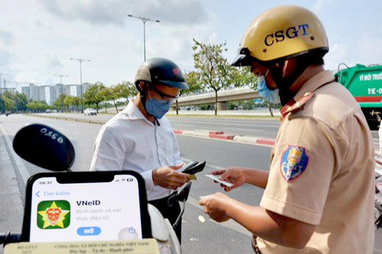 Có thể xuất trình giấy phép lái xe qua VNeID