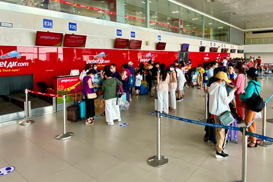 Kiểm soát chặt giá vé máy bay