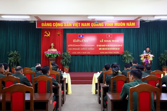 Tập huấn nghiệp vụ cho cán bộ Tòa án quân sự Lào