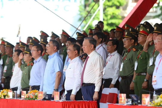 Chủ tịch nước Tô Lâm dự Lễ ra mắt Lực lượng tham gia bảo vệ ANTT cơ sở tại TP.HCM