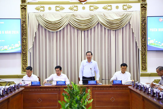 Chủ tịch TP.HCM: T ăng trưởng quý III phải từ 7% trở lên và phấn đấu đạt 8% ở quý IV