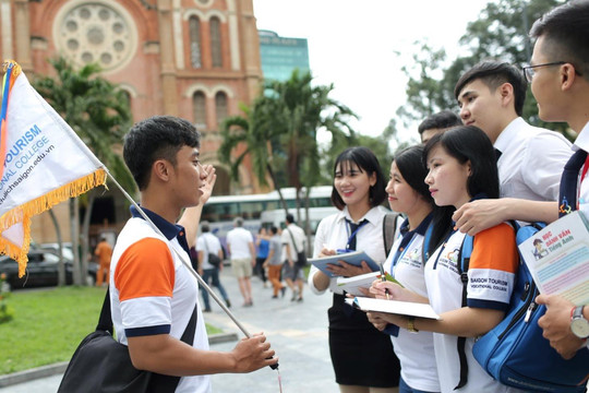 Tiêu chuẩn thành thạo ngoại ngữ của hướng dẫn viên du lịch quốc tế