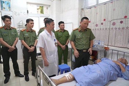 Tạm giữ hình sự đối tượng phóng xe máy tông Đại úy Công an ở Hà Nội