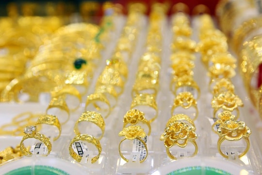 Giá vàng hôm nay 4/7: Chuyên gia đề xuất giải pháp bình ổn thị trường vàng