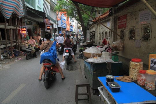 'Bài toán' trật tự đô thị tại phố Yên Hòa, Hà Nội