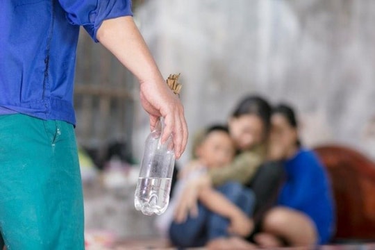 Đề xuất định tội và khung hình phạt với hành vi bạo lực gia đình