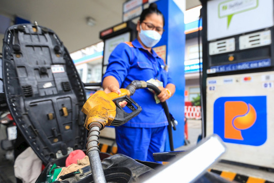 Xăng dầu tăng lần thứ 4 liên tiếp