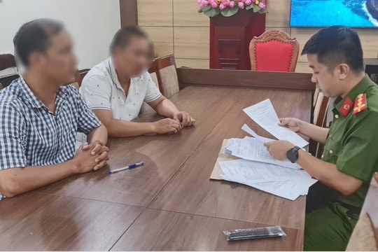 Tạm giữ hình sự hai lái xe "taxi dù" chèn ép xe khác