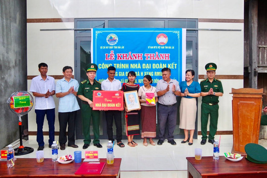 Đắk Lắk: Khánh thành nhà “Đại đoàn kết” tại xã biên giới Krông Na