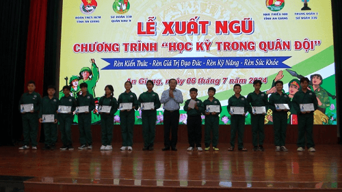 Lễ xuất ngũ chương trình “Học kỳ trong Quân đội” năm 2024