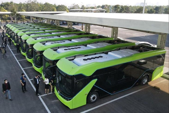 Hà Nội sẽ loại bỏ hoàn toàn xe buýt chạy dầu diezel sau 2035