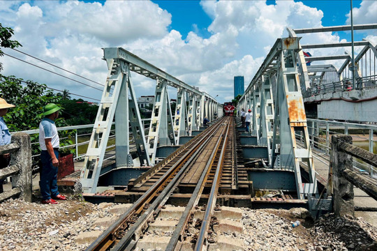 Khắc phục xong sự cố hư hỏng cầu Tam Bạc (Hải Phòng)