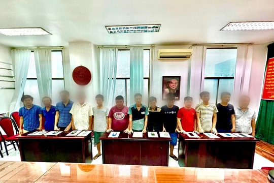 Phá đường dây cá độ bóng đá, bắt hàng chục đối tượng