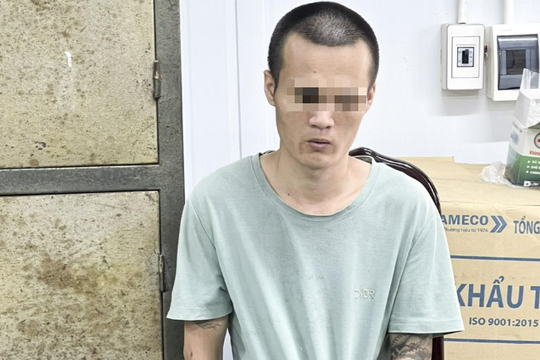 Thanh niên nghi tâm thần đâm thương vong 2 cháu nhỏ