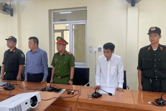 Khởi tố, bắt tạm giam Chi cục trưởng Hải quan cửa khẩu Xín Mần