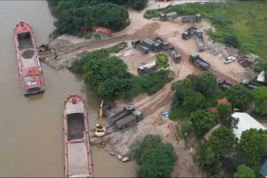 Gia Lâm (Hà Nội): Bến thủy nội địa hoạt động có dấu hiệu trái phép trong mùa mưa lũ tại xã Kim Lan