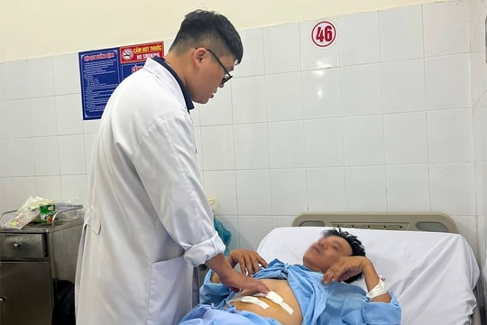 Phẫu thuật kịp thời cứu bệnh nhân bị thủng 2 lỗ dạ dày