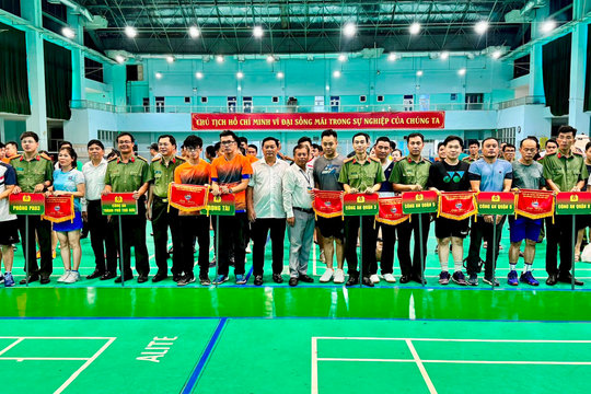 Hơn 200 cán bộ, chiến sĩ Công an TP.HCM tranh tài giải cầu lông
