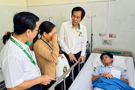 Nam sinh trong vụ cô ruột đầu độc bằng xyanua được đặc cách tốt nghiệp THPT