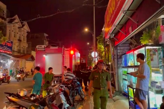 Cháy nhà trong hẻm, một thi thể cháy đen