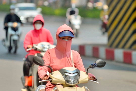 Nắng gắt vẫn bao phủ Bắc và Trung Bộ