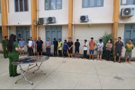 Tạm giữ 21 đối tượng trong đường dây cá độ bóng đá liên tỉnh