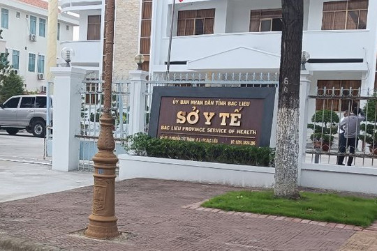 Đến lượt trưởng phòng Sở Y tế Bạc Liêu xộ khám
