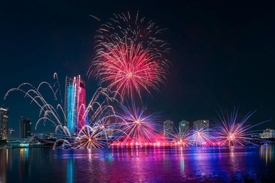 Chuyến bay đến Đà Nẵng tăng vọt dịp chung kết Lễ hội pháo hoa quốc tế