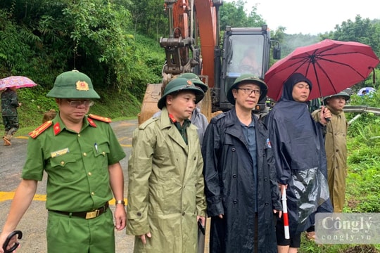 Hình ảnh từ hiện trường vụ xe khách bị vùi lấp tại Hà Giang